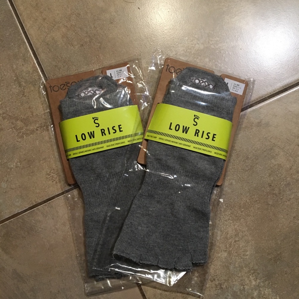 2 for 1 Toesox Grey low rise yoga socks